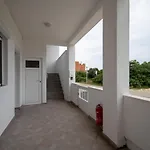 With Parking Space - 12692 Апартаменты Вир
