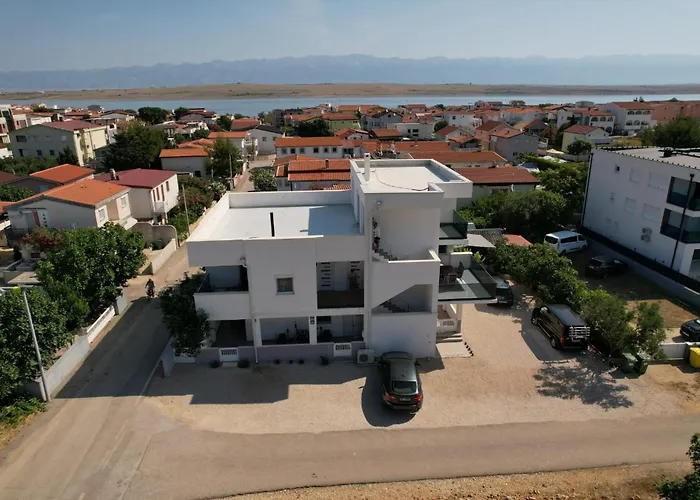 Apartment With Parking Space - 12692 Vir