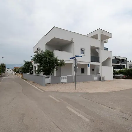 With Parking Space - 12692 Apartman