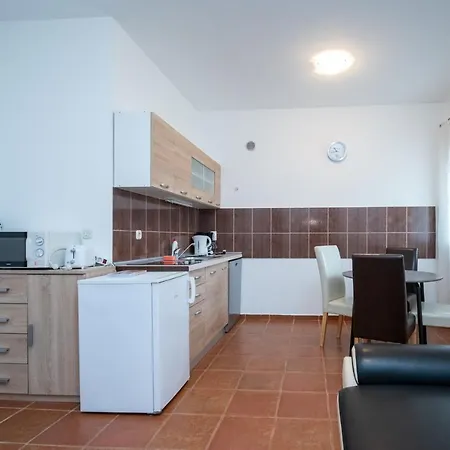 Apartment With Parking Space - 12692 Vir