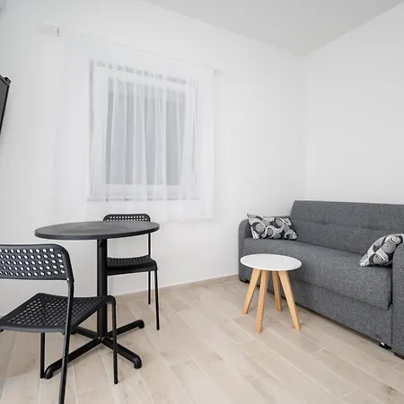 Apartment With Parking Space - 12692 *