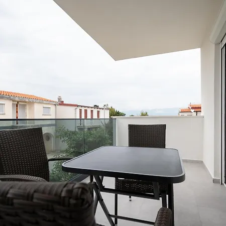 With A Parking Space - 12692 Apartment Vir