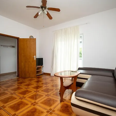 Apartment With Parking Space - 12692 *