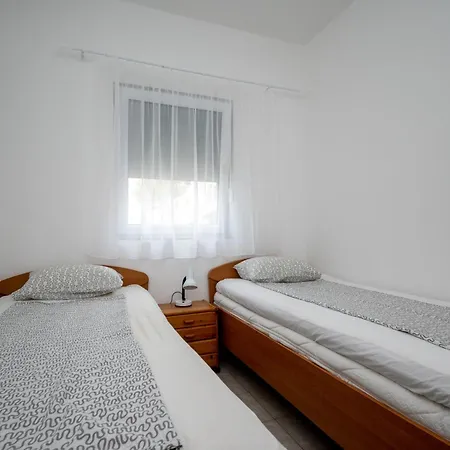 Apartment With Parking Space - 12692 Vir