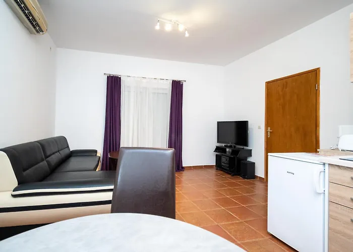 Apartman With Parking Space - 12692 Vir